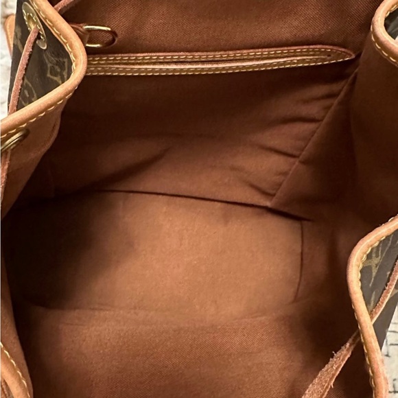 Louis Vuitton Montsouris MM Backpack - Picture 7 of 12